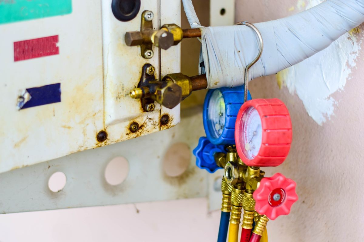 The technician repairs the refrigerant and replaces the refrigerant.